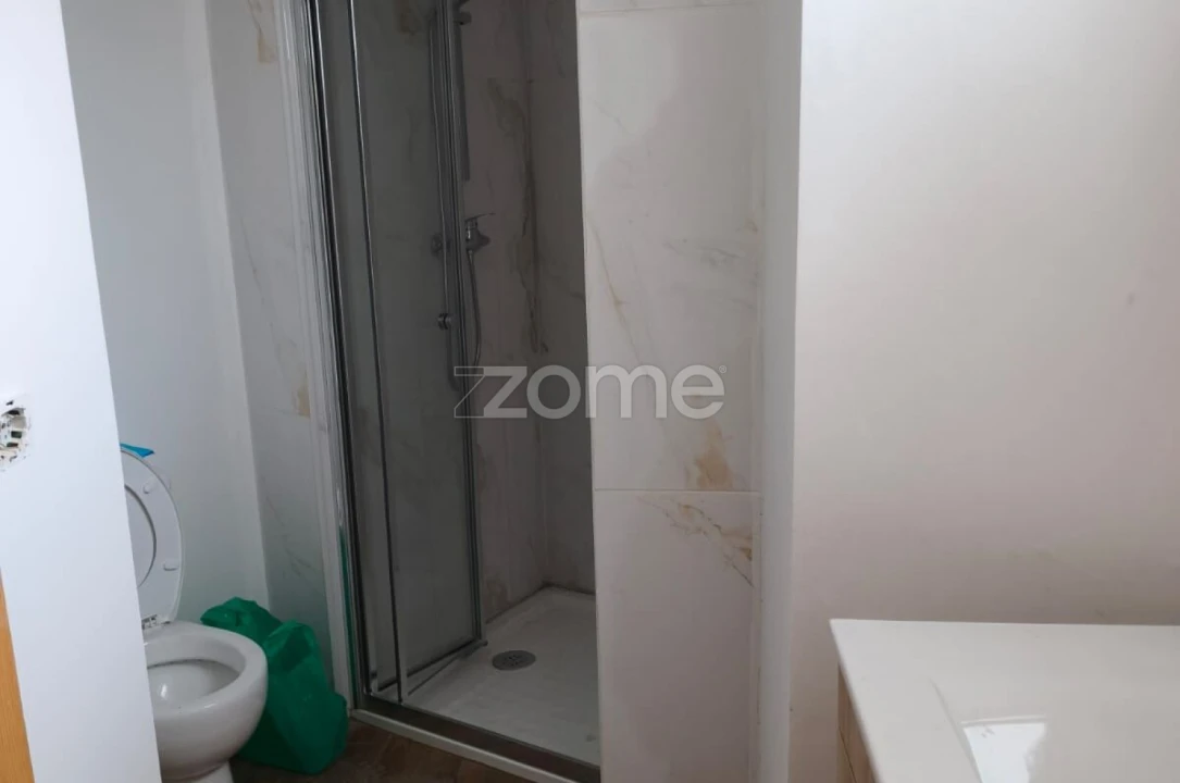 Moradia T3 para Venda em Seia, São Romão e Lapa dos Dinheiros Foto 3