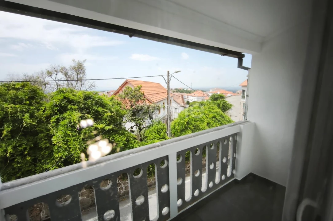 Moradia T3 para Venda em Seia, São Romão e Lapa dos Dinheiros Foto 1