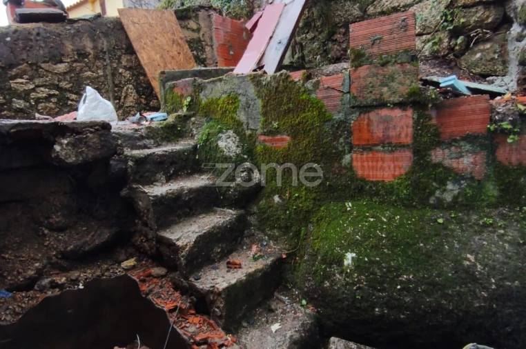 Moradia T3 para Venda em Seia, São Romão e Lapa dos Dinheiros Foto 8