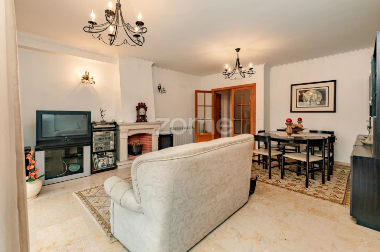 Apartamento T3 para Arrendamento em Santa Iria de Azoia, São João da Talha e Bobadela Foto 4