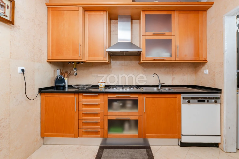 Apartamento T3 para Arrendamento em Santa Iria de Azoia, São João da Talha e Bobadela Foto 8