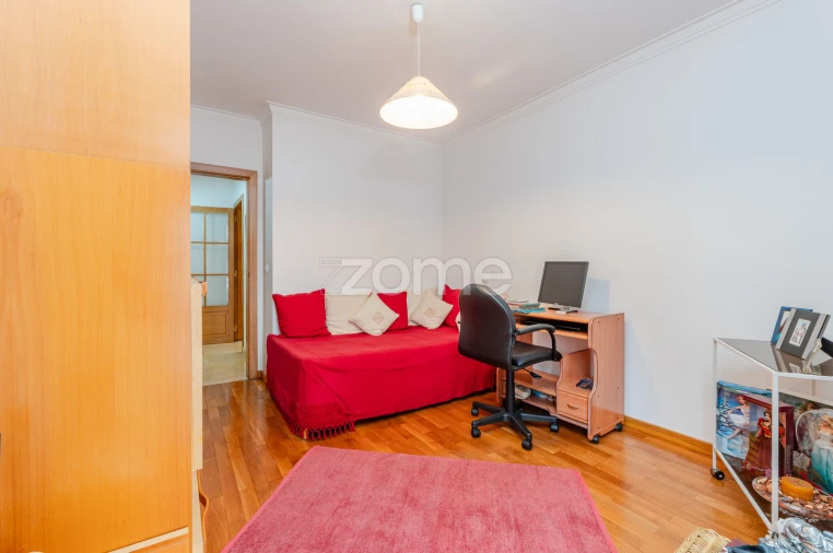 Apartamento T3 para Arrendamento em Santa Iria de Azoia, São João da Talha e Bobadela Foto 20