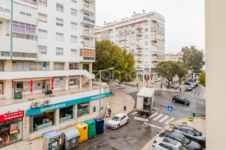 Apartamento T3 para Arrendamento em Santa Iria de Azoia, São João da Talha e Bobadela Foto 23