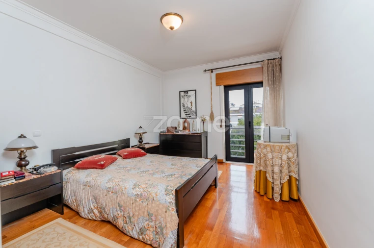 Apartamento T3 para Arrendamento em Santa Iria de Azoia, São João da Talha e Bobadela Foto 24