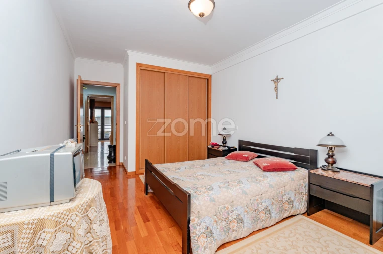 Apartamento T3 para Arrendamento em Santa Iria de Azoia, São João da Talha e Bobadela Foto 25