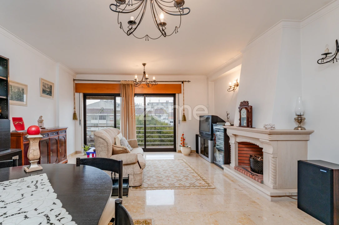 Apartamento T3 para Arrendamento em Santa Iria de Azoia, São João da Talha e Bobadela Foto 2