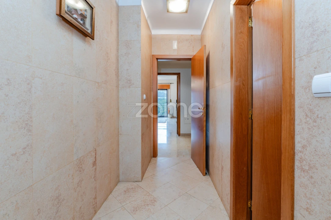 Apartamento T3 para Arrendamento em Santa Iria de Azoia, São João da Talha e Bobadela Foto 6