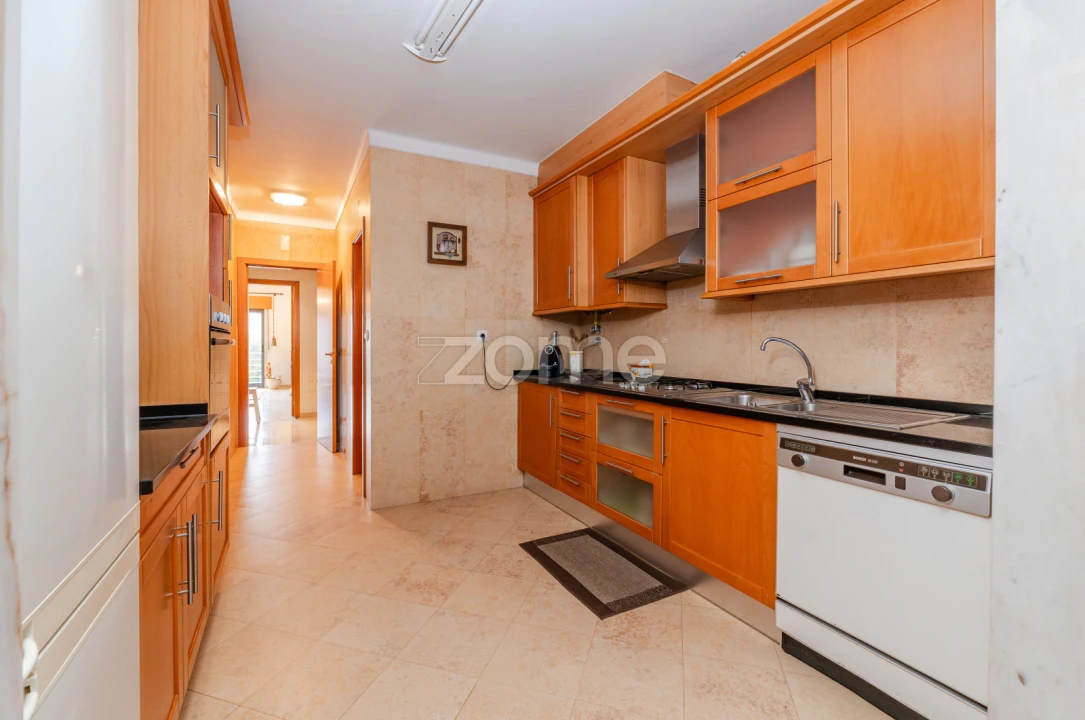 Apartamento T3 para Arrendamento em Santa Iria de Azoia, São João da Talha e Bobadela Foto 9