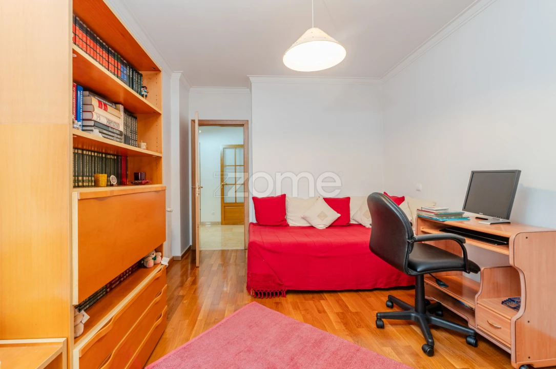 Apartamento T3 para Arrendamento em Santa Iria de Azoia, São João da Talha e Bobadela Foto 21