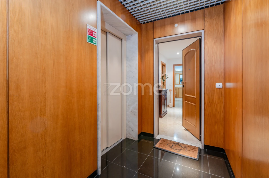 Apartamento T3 para Arrendamento em Santa Iria de Azoia, São João da Talha e Bobadela Foto 27