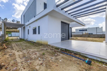 Moradia T3 para Venda em Santa Eufémia e Boa Vista