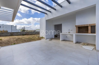 Moradia T3 para Venda em Santa Eufémia e Boa Vista