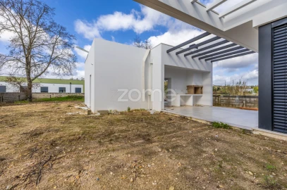 Moradia T3 para Venda em Santa Eufémia e Boa Vista