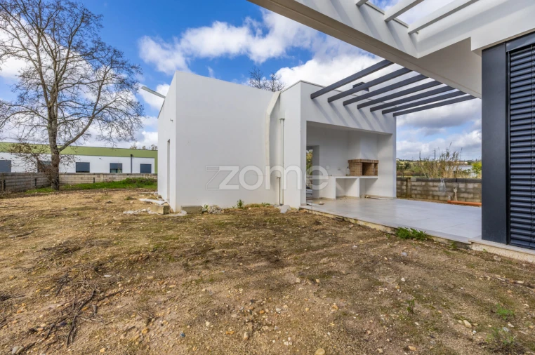 Moradia T3 para Venda em Santa Eufémia e Boa Vista Foto 11