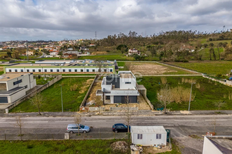 Moradia T3 para Venda em Santa Eufémia e Boa Vista Foto 17
