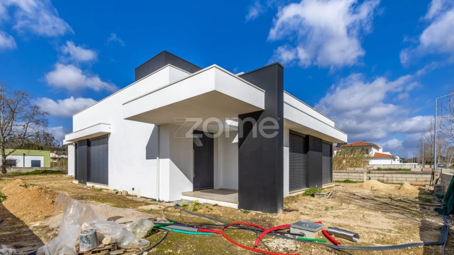 Moradia T3 para Venda em Santa Eufémia e Boa Vista