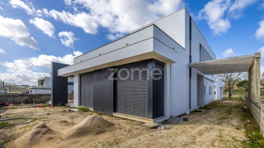 Moradia T3 para Venda em Santa Eufémia e Boa Vista