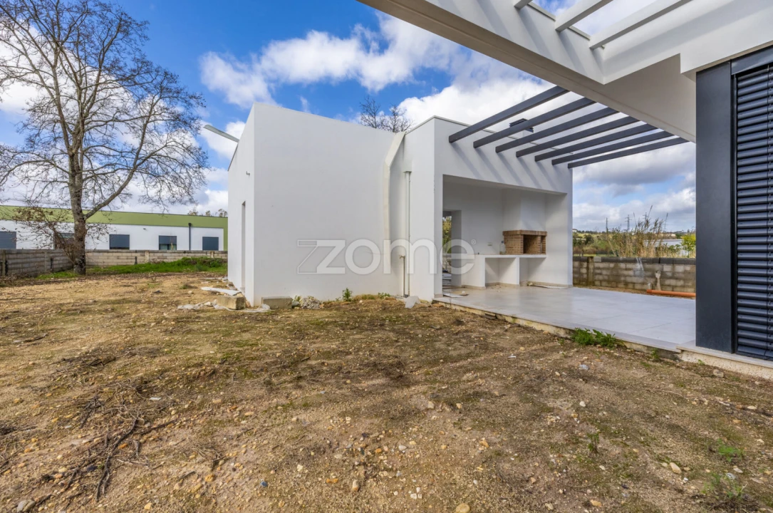 Moradia T3 para Venda em Santa Eufémia e Boa Vista Foto 11