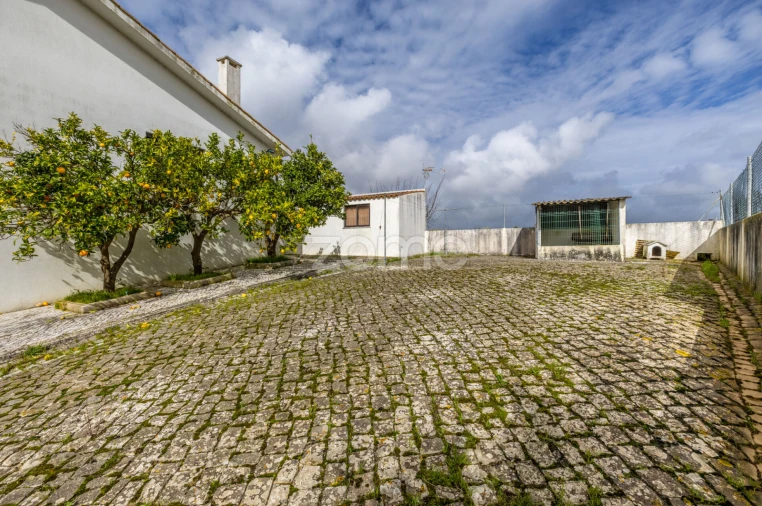 Moradia T2 para Venda em Alcobaça e Vestiaria Foto 49