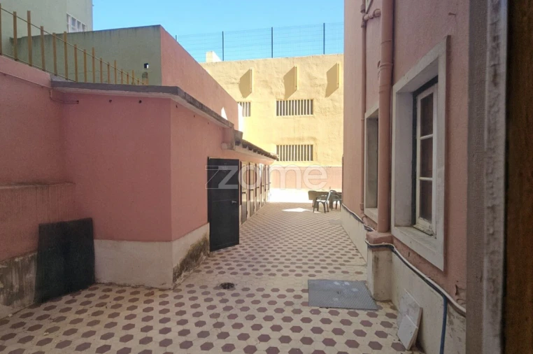 Apartamento T1 para Arrendamento em Areeiro Foto 18