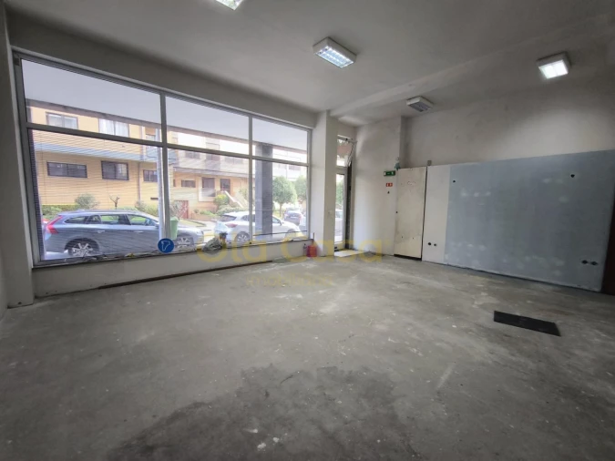 Loja para Arrendamento em Santa Marinha e São Pedro da Afurada Foto 15