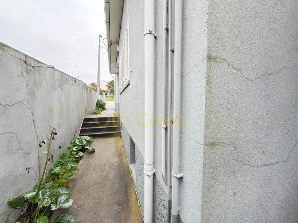 Moradia T1 para Venda em Canelas Foto 14