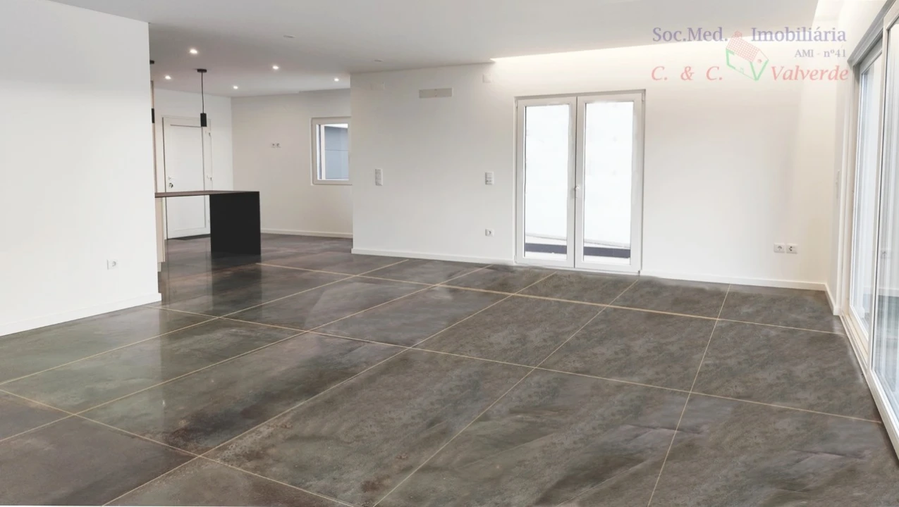 Moradia T4 para Venda em Silveira Foto 10