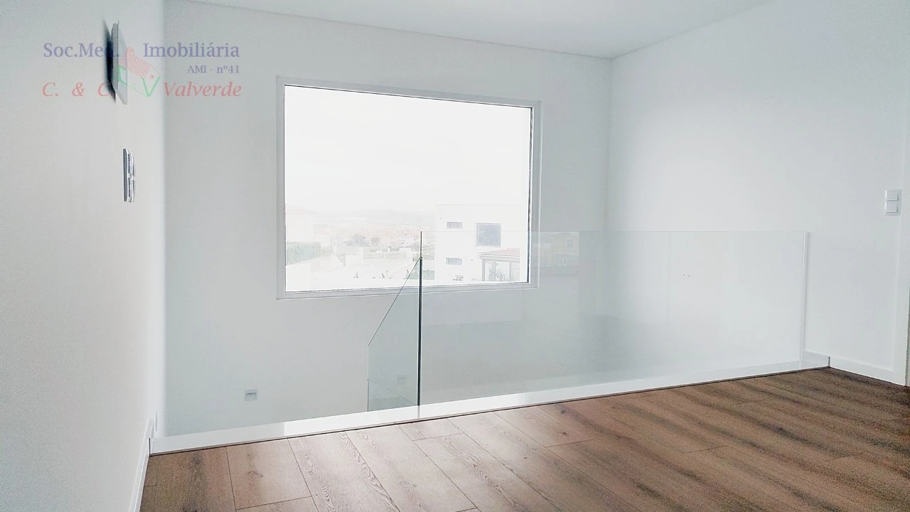 Moradia T4 para Venda em Silveira Foto 19