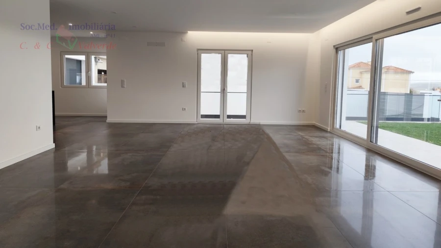 Moradia T4 para Venda em Silveira Foto 9