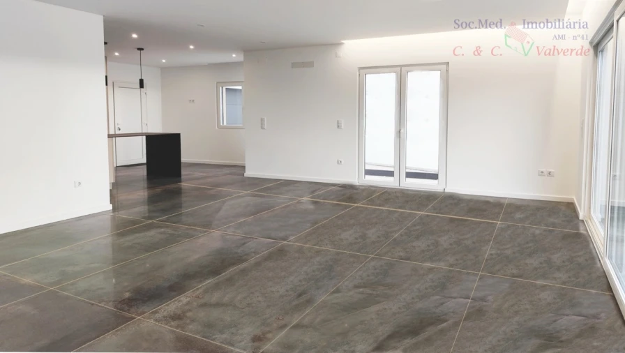 Moradia T4 para Venda em Silveira Foto 10