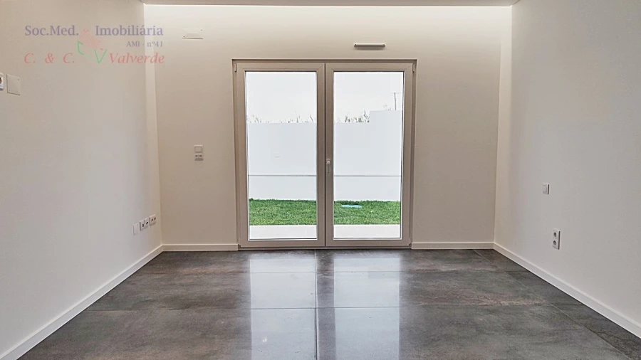 Moradia T4 para Venda em Silveira Foto 14