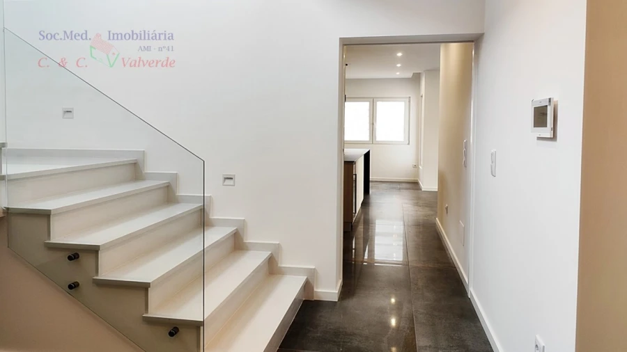 Moradia T4 para Venda em Silveira Foto 18