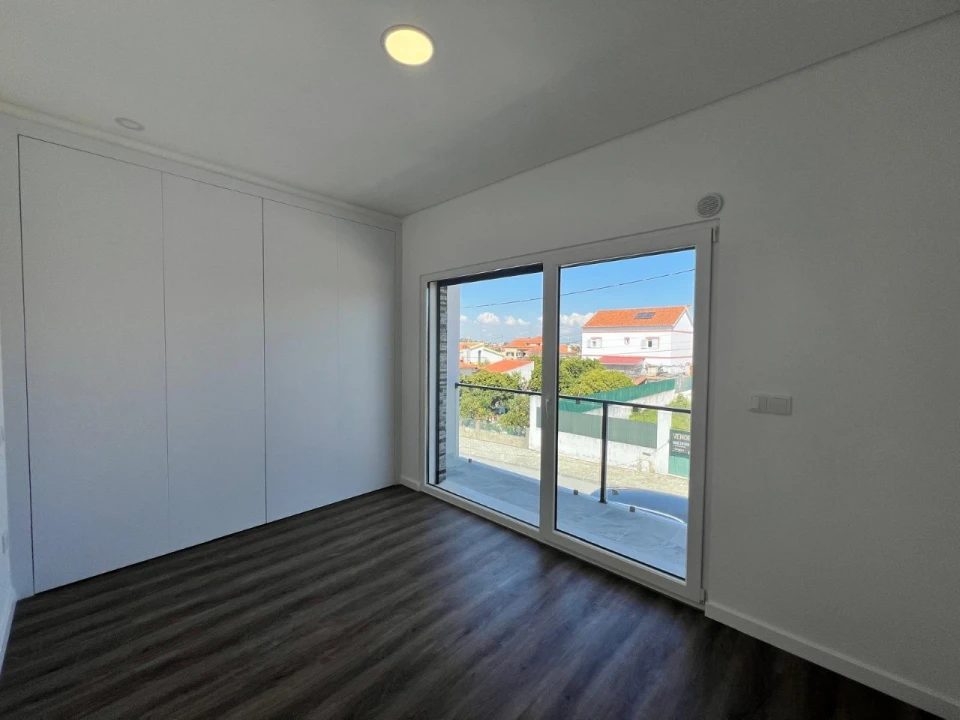 Moradia T3 para Venda em Fernao Ferro Foto 4