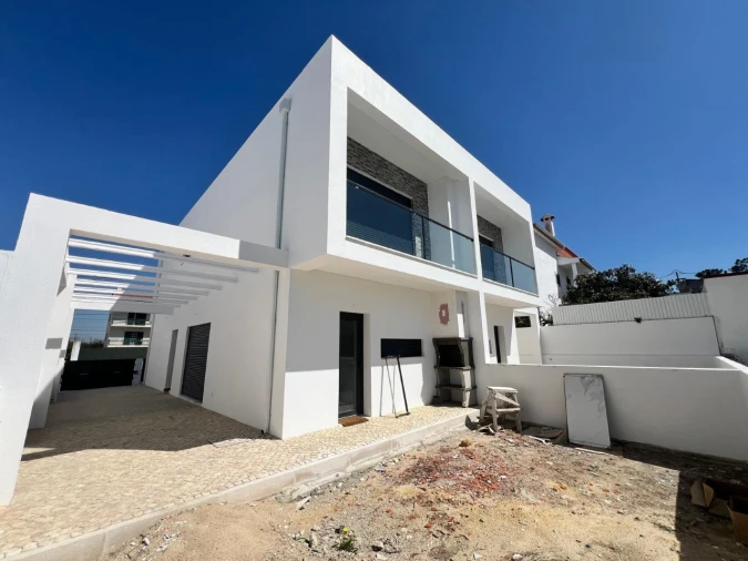 Moradia T3 para Venda em Fernao Ferro Foto 1