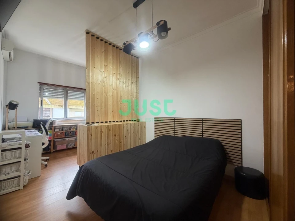 Apartamento T2 para Venda em Amora Foto 11