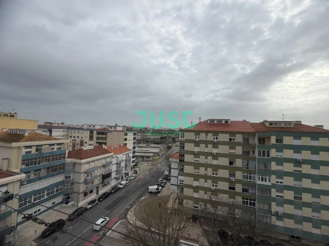 Apartamento T2 para Venda em Amora Foto 2