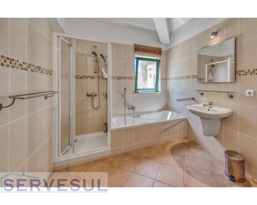 Moradia T4 para Venda em Silves Foto 16