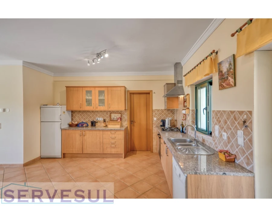 Moradia T4 para Venda em Silves Foto 8