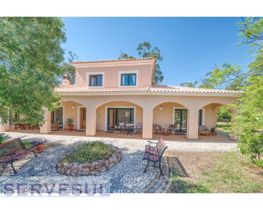 Moradia T4 para Venda em Silves Foto 1