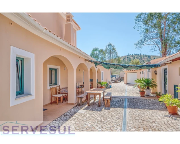 Moradia T4 para Venda em Silves Foto 2