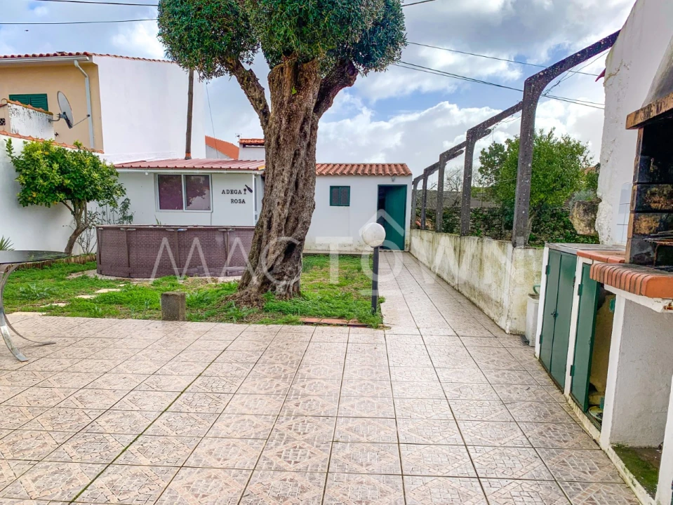 Moradia T3 para Venda em Zibreira Foto 4