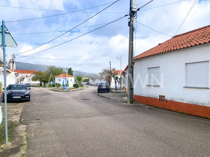 Moradia T3 para Venda em Zibreira Foto 2