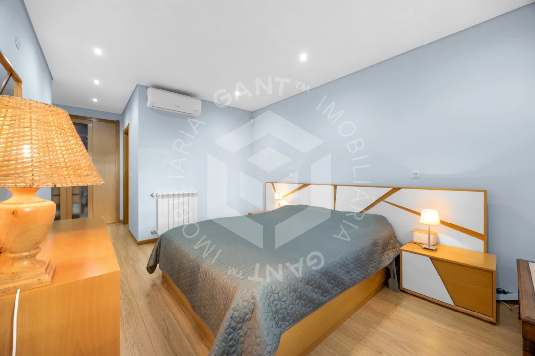 Apartamento T2 para Venda em Sacavém e Prior Velho Foto 16