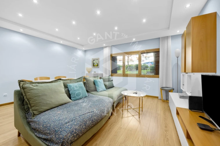 Apartamento T2 para Venda em Sacavém e Prior Velho Foto 3