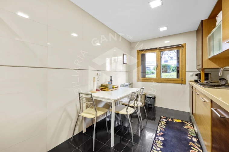 Apartamento T2 para Venda em Sacavém e Prior Velho Foto 8