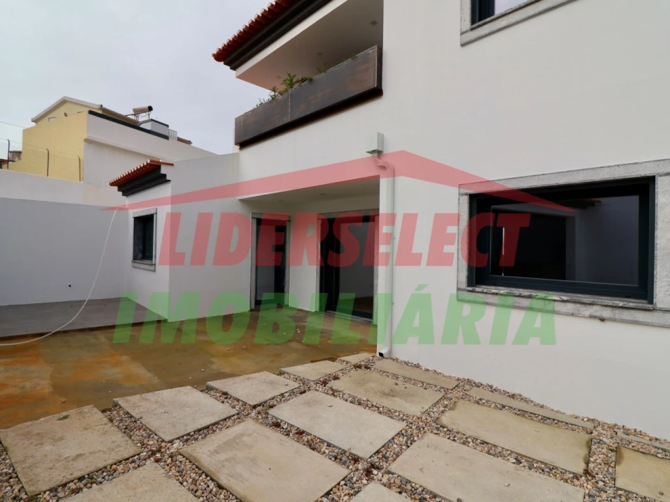 Moradia T3 para Venda em Ribamar Foto 37