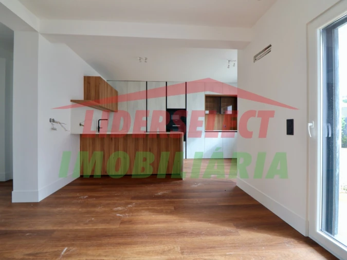 Moradia T3 para Venda em Ribamar Foto 5