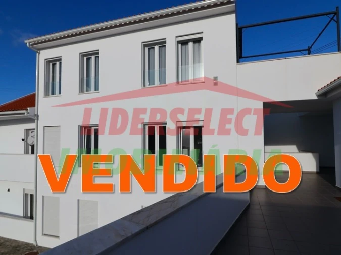 Apartamento T1 para Venda em Santa Maria, São Pedro e Matacães