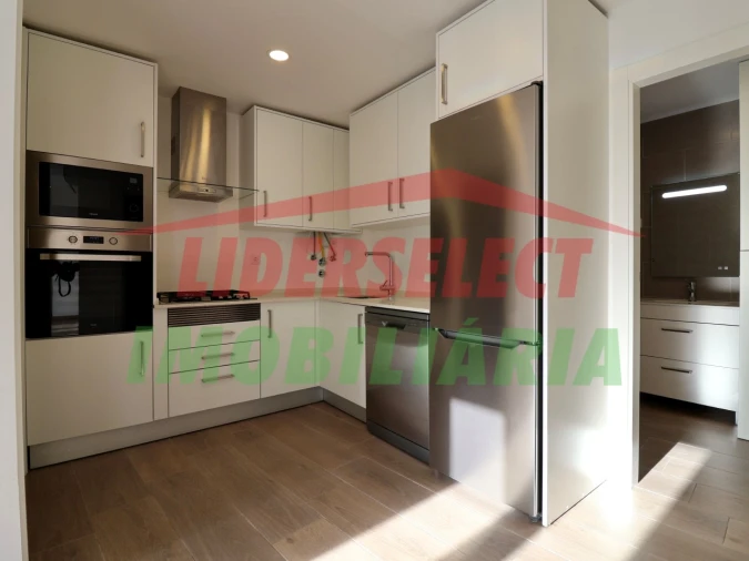 Apartamento T1 para Venda em Santa Maria, São Pedro e Matacães Foto 4