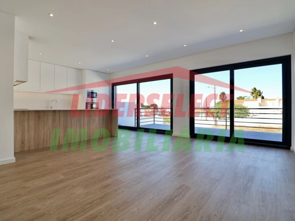 Moradia T3 para Venda em Silveira Foto 3